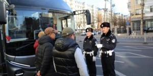 织密“守护网” 系好“安全带”  冰城公安双管齐下护航冰雪之旅